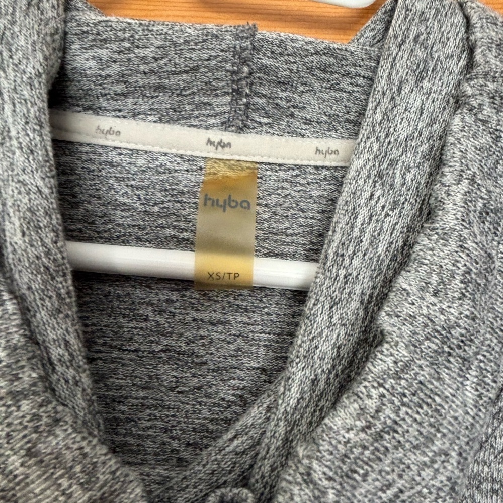 Hyba Gray Knit Cardigan - Picture 2 of 4